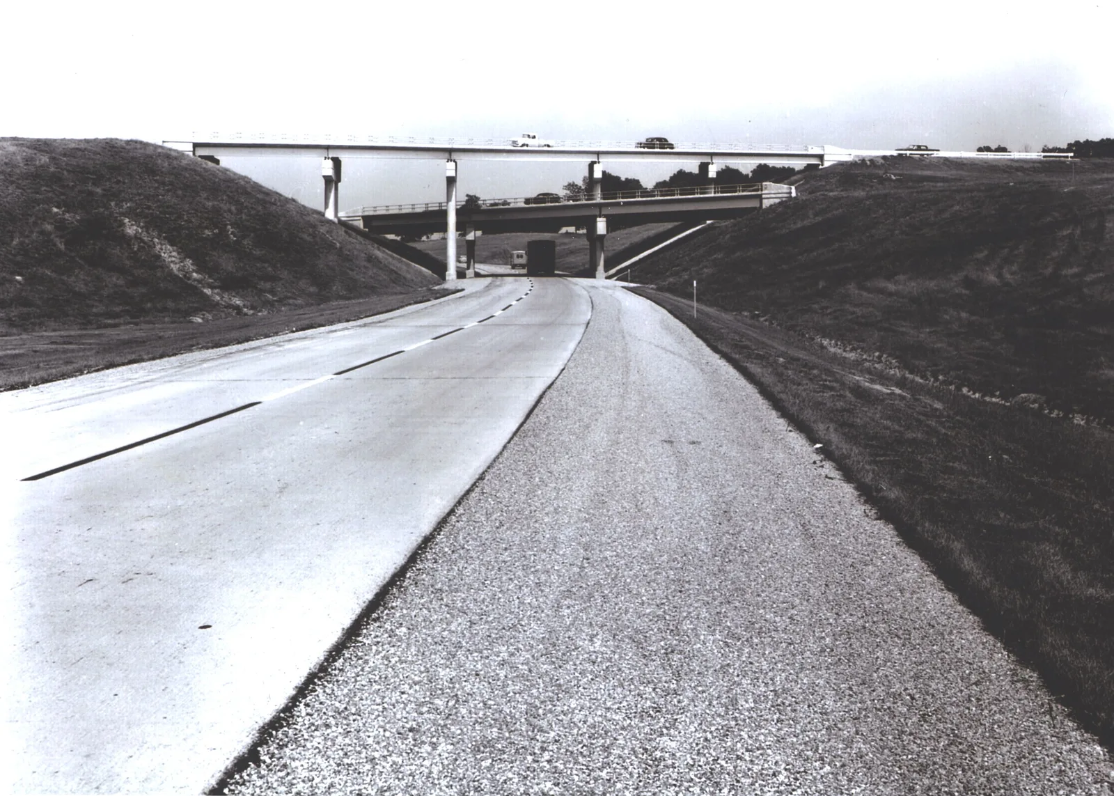 A tri-level interstate interchange near Effingham, Illinois, photographed in 1963