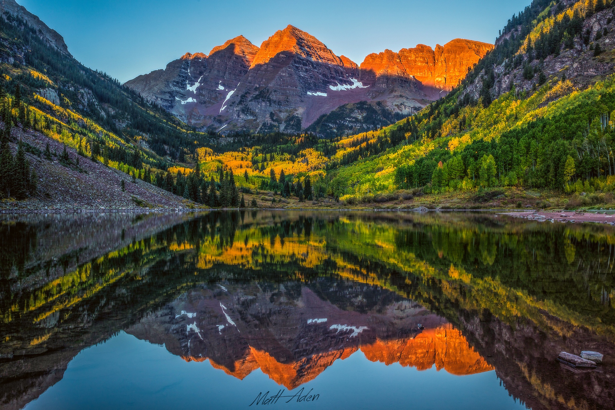 Maroon Bells reflected in Maroon Lake in the Elk Mountains near Aspen, Colorado